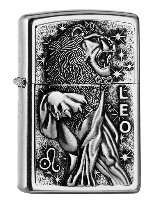 Frontansicht 3/4 Winkel Zippo Feuerzeug chrom Sternzeichen Löwe Emblem